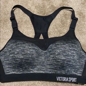 NWOT Victoria’s Secret Sports Bra